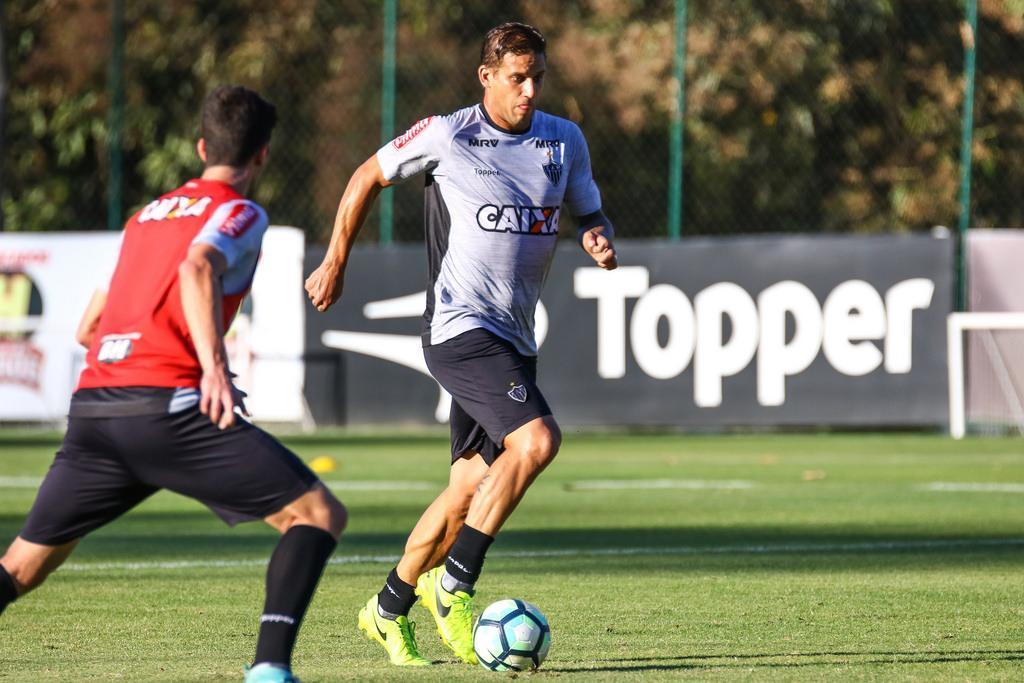 Galo afia pontaria em treino para melhorar nmeros no Brasileiro