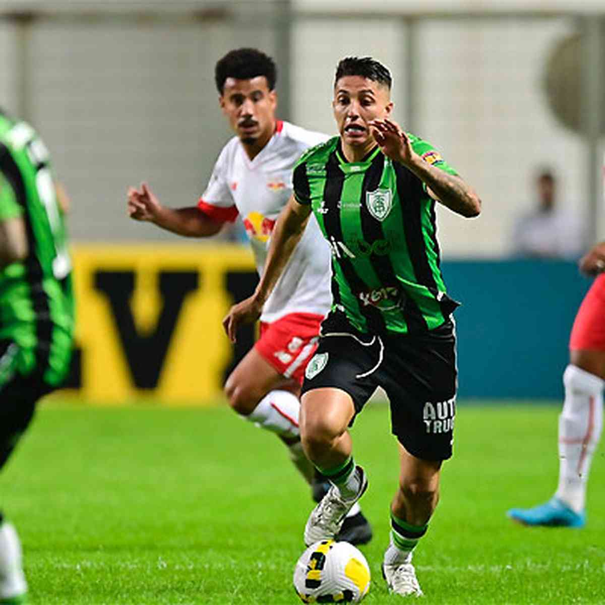 Inspirado no futebol americano, Campeonato Brasileiro terá jogos às 20h de  segunda-feira - Superesportes