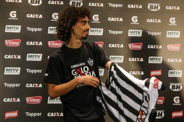 Imagens da apresentação de Valdívia no Atlético