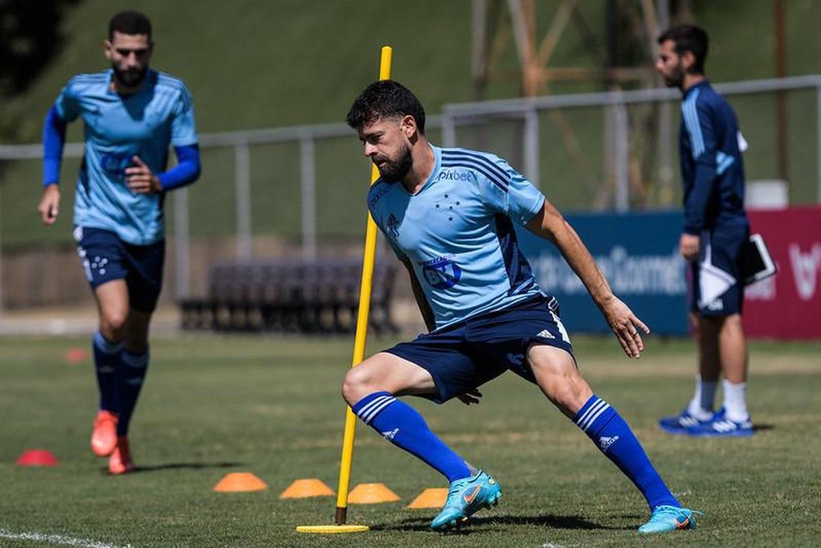 Fotos do treino do Cruzeiro nesta tera-feira (16/8), na Toca da Raposa II, em Belo Horizonte. Time celeste enfrentar o Grmio no domingo (21/8), s 16h, na Arena, pela 25 rodada da Srie B