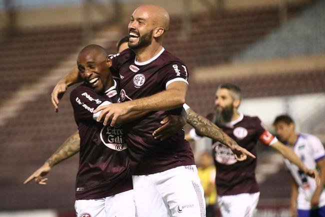 Ferroviria venceu com trs gols de Michel, dois de Welinton Torro (ex-Cruzeiro), um de Bruno Xavier, um de Tony (ex-Amrica) e um de Jhoninha