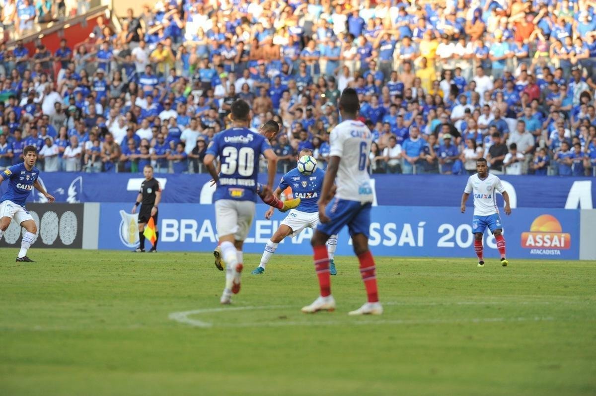 Cruzeiro e Bahia duelam em partida vlida pela 19 rodada do Campeonato Brasileiro