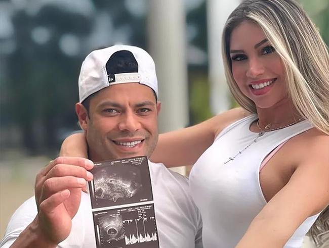 Huçk e Camila Ângelo mostram o ultrassom do bebê