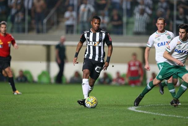 Lance de Atltico x Chapecoense, jogo vlido pelo Campeonato Brasileiro