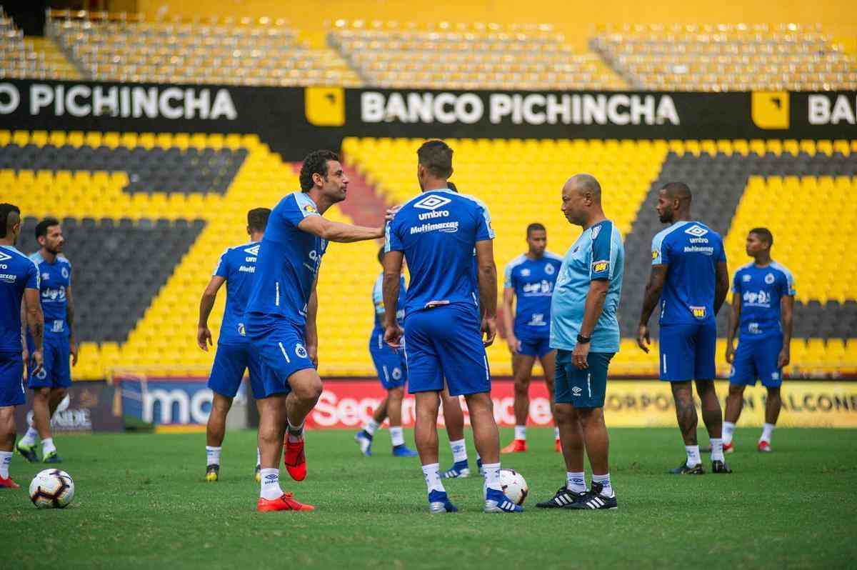 Fotos do treino do Cruzeiro no Estdio Monumental Isidro Romero Carbo, em Guayaquil