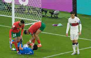 Cristiano Ronaldo chorou muito ao deixar o gramado aps a eliminao de Portugal diante de Marrocos