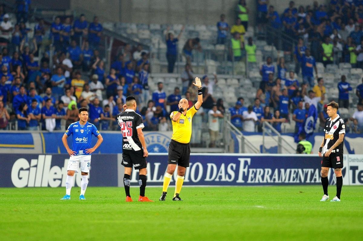 Cruzeiro e Vasco se enfrentaram no Mineiro, pela 17 rodada do Campeonato Brasileiro