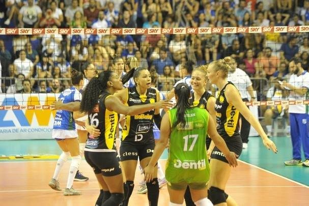 Minas x Praia: veja fotos da primeira partida da final