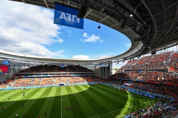 Arrascaeta iniciou o jogo como titular da Celeste, ao lado de Surez e Cavani. Pelo lado egpcio, a estrela Mohamed Salah comeou o jogo no banco de reservas