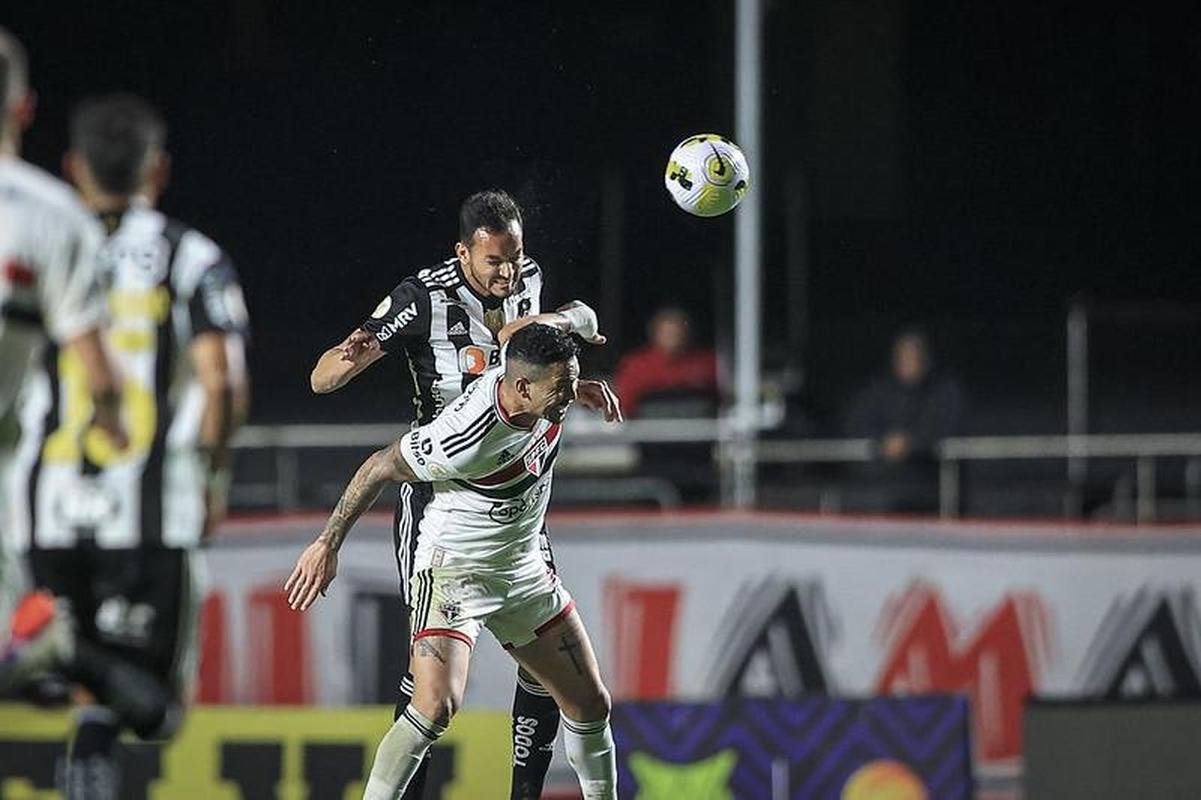 So Paulo e Atltico se enfrentaram nesta tera-feira (1/11) pela 35 rodada do Campeonato Brasileiro