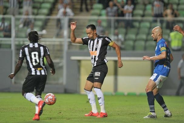 Veja fotos do jogo Atltico x URT