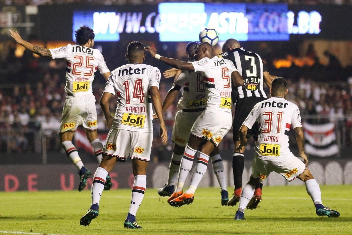 Atlético saiu atrás, conseguiu virada com Róger Guedes e Ricardo Oliveira, mas cedeu empate no Morumbi