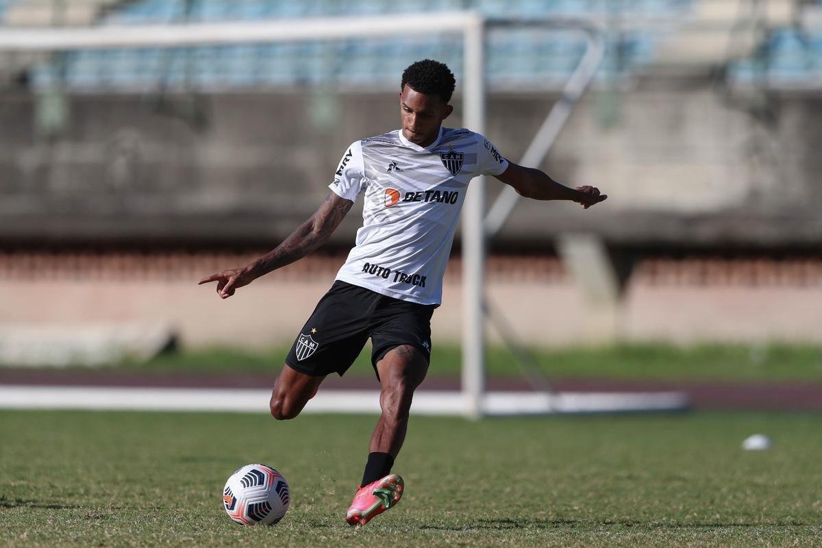 Atlético teve atividade no Estádio Olímpico Brígido Iriarte, em Caracas, antes da estreia na Libertadores