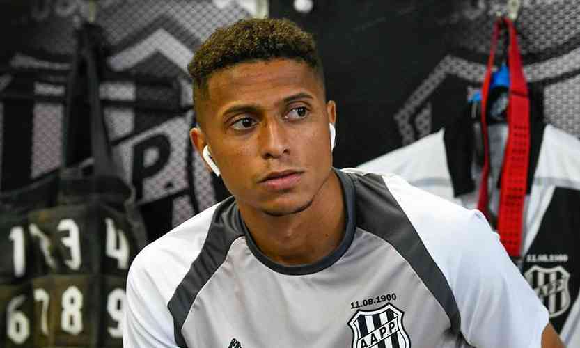 O lateral-esquerdo Rafael Santos, de 23 anos, est emprestado  Ponte Preta, clube pelo qual disputou 22 jogos, marcou trs gols e deu trs assistncias. 