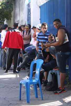 Imagens da venda de ingressos para Cruzeiro e Cricima