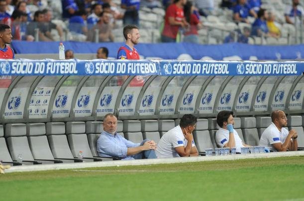 Imagens do duelo entre Cruzeiro e Internacional, no Mineiro, pela 22 rodada do Brasileiro 