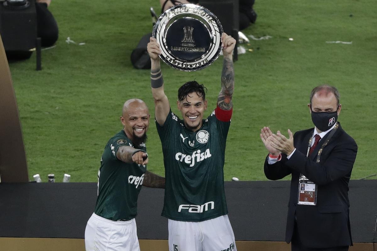 Festa do Palmeiras no Maracanã com a conquista do bicampeonato da Copa Libertadores sobre o Santos. Verdão venceu a decisão por 1 a 0 com gol do atacante Breno Lopes aos 53 do segundo tempo (AFP / Mauro Pimentel / Ricardo Moraes / Silvia Izquierdo)