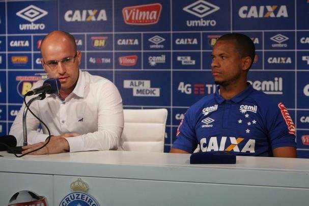 Lateral Edimar  apresentado na Toca da Raposa II