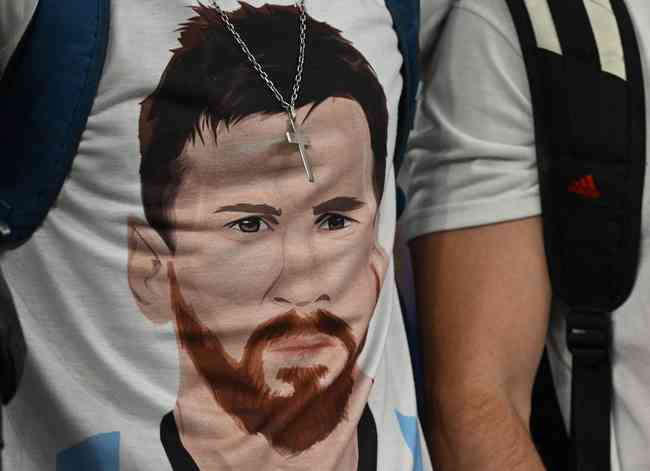 Photos of Argentina and Pol supporters