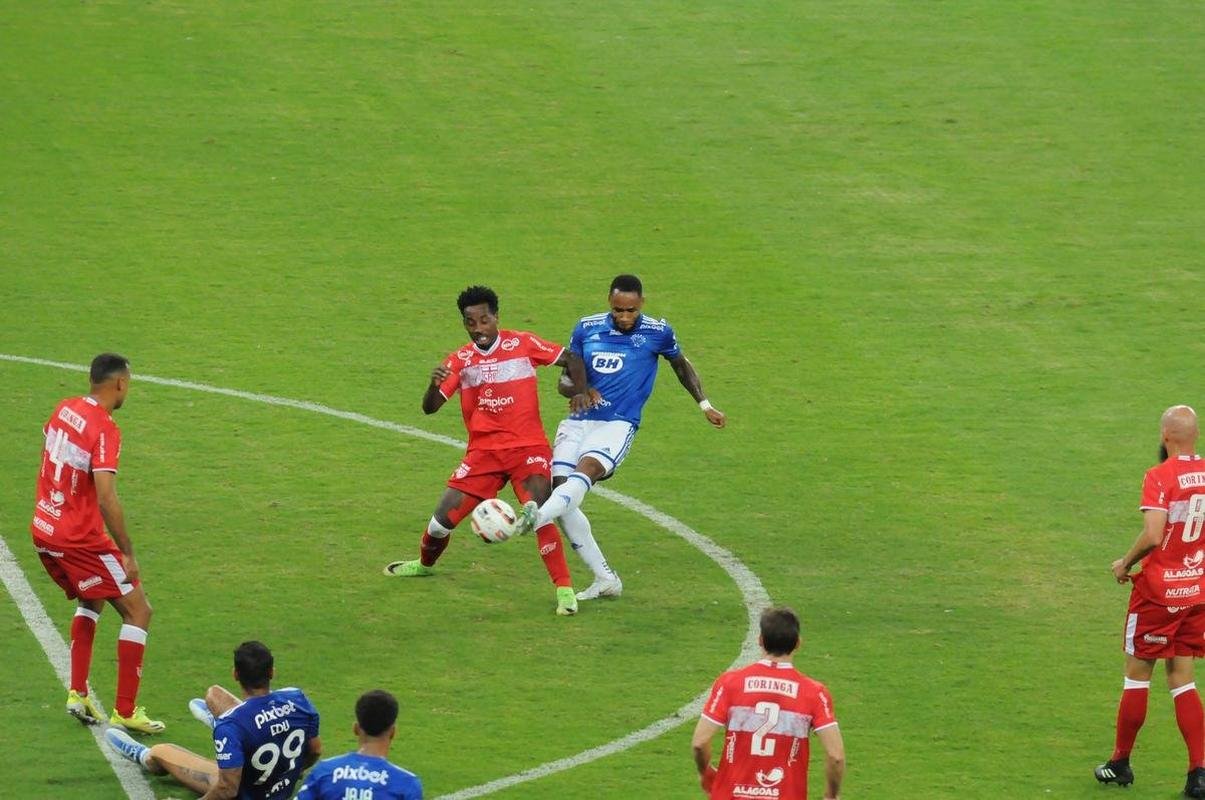 Fotos do jogo entre Cruzeiro e CRB, no Mineiro, em Belo Horizonte, pela 11 rodada da Srie B do Brasileiro