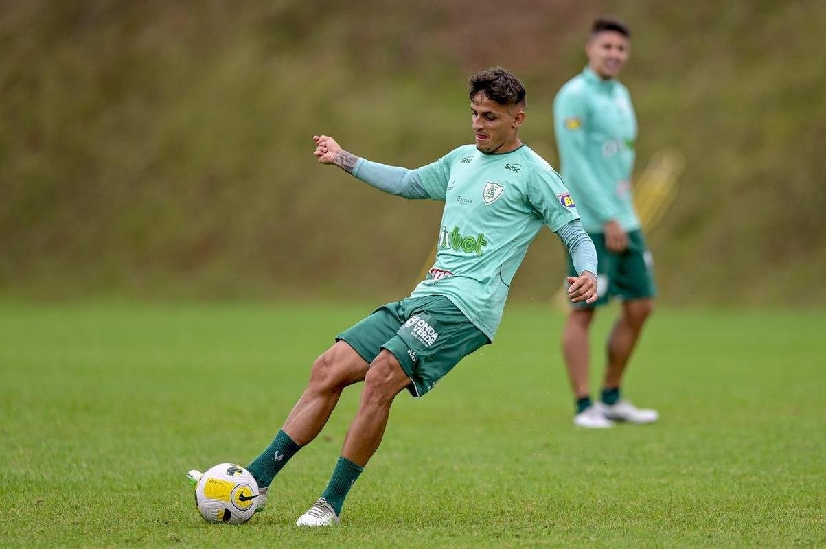 Amrica treina nesta segunda-feira (31/10), no CT Lanna Drumond, focado na partida contra o Internacional