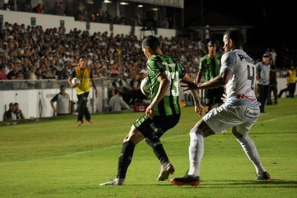 Fotos de Operrio x Amrica, no Estdio Germano Krger, em Ponta Grossa, pela primeira rodada da Srie B