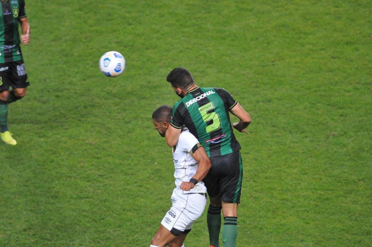 Amrica e Sport se enfrentaram nesta segunda-feira (19), no Independncia, em Belo Horizonte, em partida vlida pela 12 rodada do Brasileiro