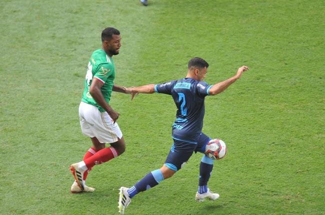 Imagens de Cruzeiro x CSA, no estdio Independncia, em Belo Horizonte, pela 2 rodada da Srie B