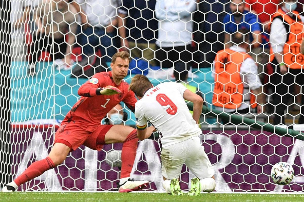 Fotos do gol de Harry Kane, da Inglaterra, sobre a Alemanha, em Wembley. Ingleses venceram por 2 a 0 e avanaram s quartas de final da Eurocopa