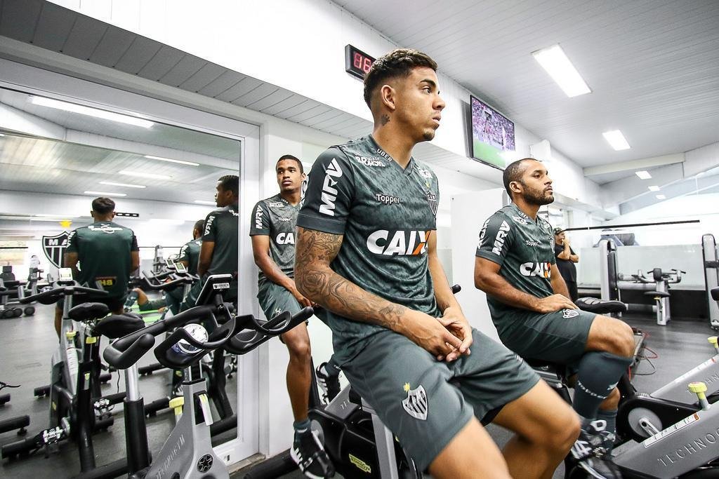 Depois da vitria por 3 a 0 sobre o Coimbra, em jogo-treino na Cidade do Galo, os jogadores do Atltico fizeram um trabalho fsico na academia do CT. Veja fotos