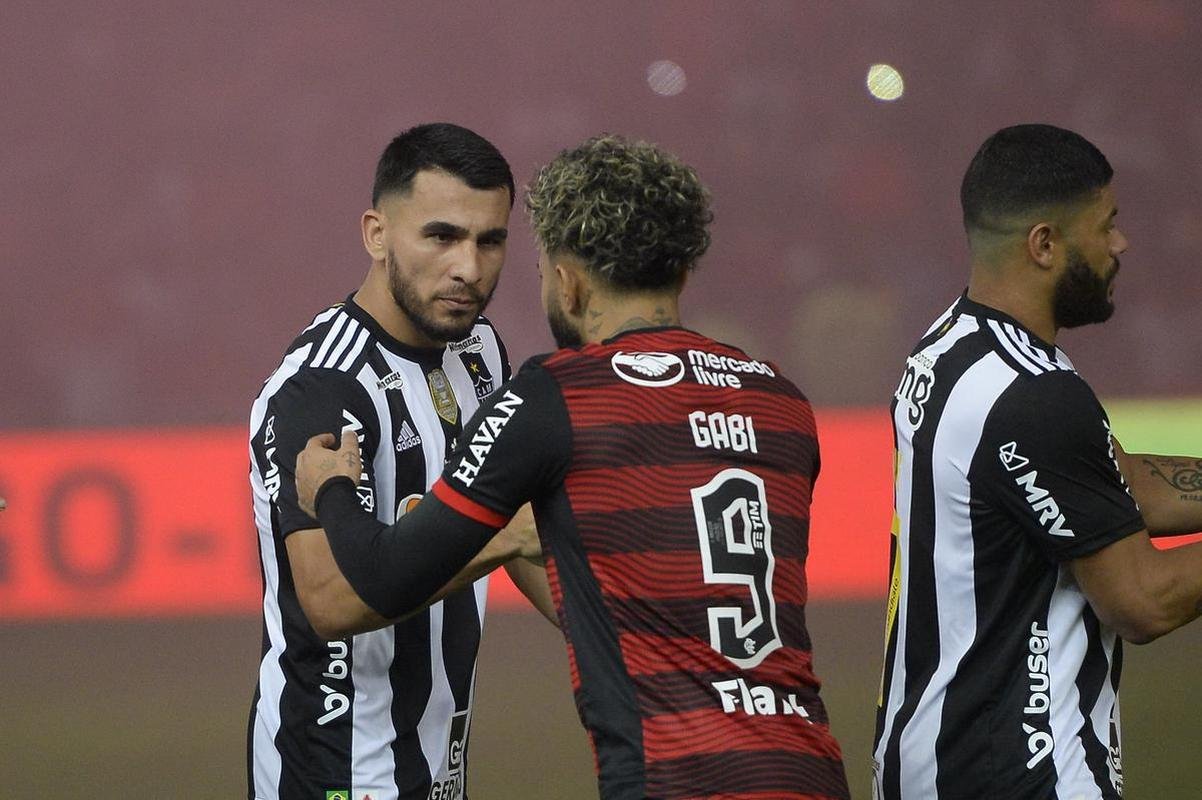 Fotos do jogo de volta das oitavas de final da Copa do Brasil, entre Flamengo e Atltico, no Maracan, no Rio de Janeiro