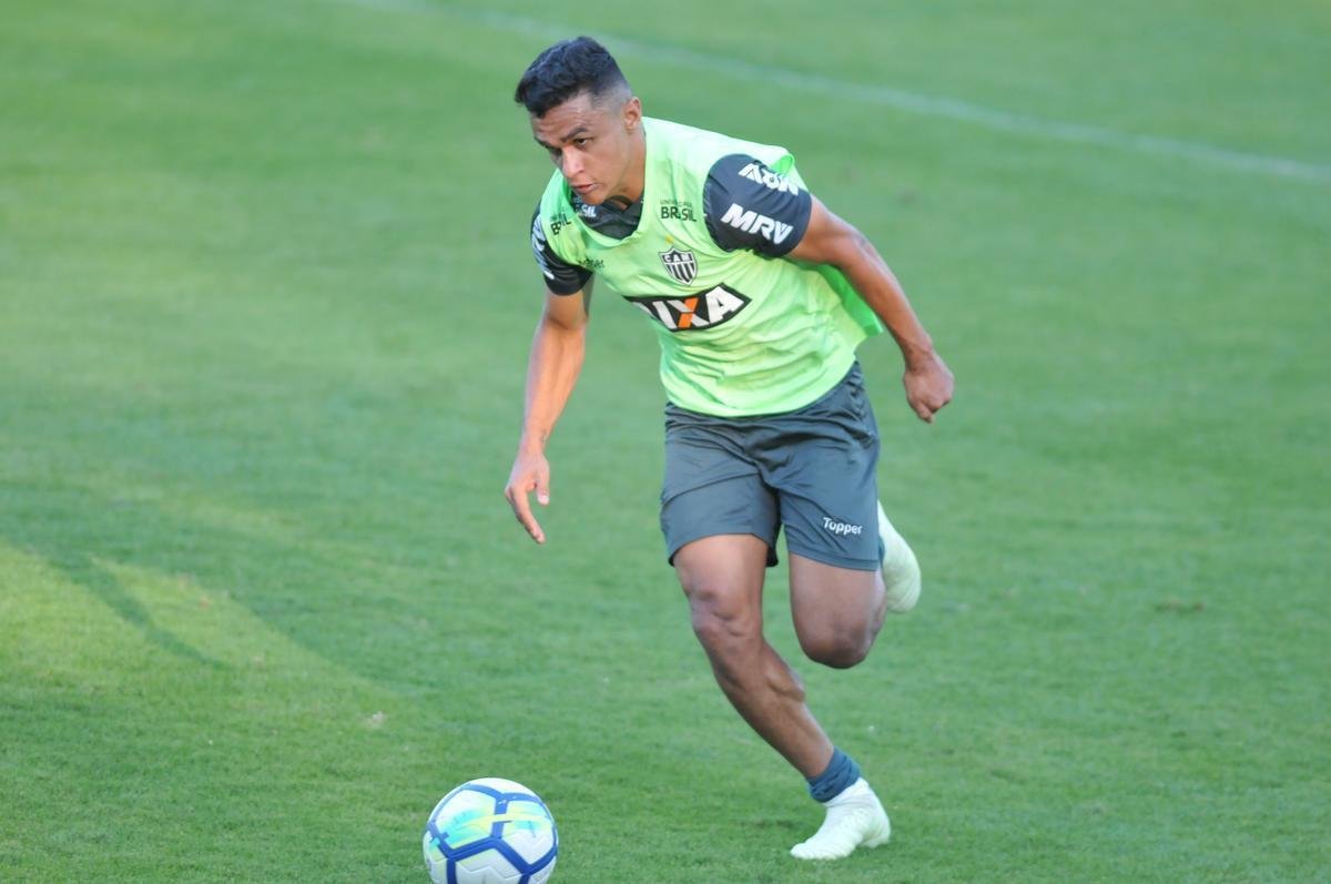 Zagueiro uruguaio Martn Rea treinou pela primeira vez com o elenco do Atltico na Cidade do Galo, j visando ao duelo de domingo, contra o Botafogo, no Rio, pelo Campeonato Brasileiro