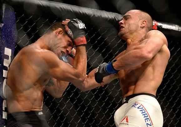 Na luta principal do UFC Fight Night 90, Rafael dos Anjos é nocauteado por Eddie Alvarez no primeiro round e perde cinturão do peso leve