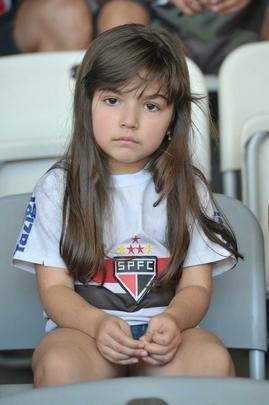 Imagens das torcidas de Cruzeiro e So Paulo no Mineiro