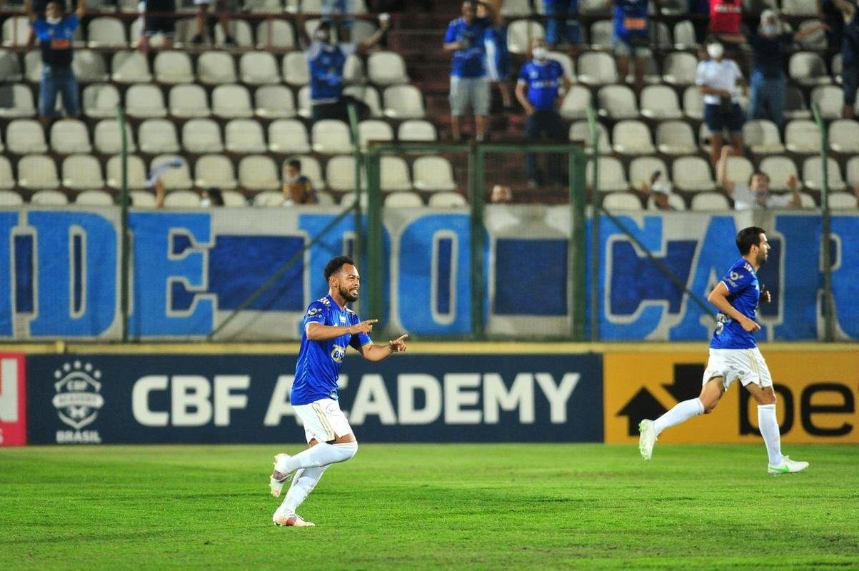 Imagens de Cruzeiro x Operrio, na Arena do Jacar, em Sete Lagoas, pela 24 rodada da Srie B