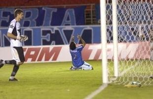 Guilherme marcou dois gols na vitria por 3 a 2 pelo Brasileiro de 2007