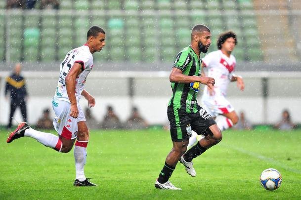 Fotos do duelo entre Amrica e Vitria, no Independncia, pela 36 rodada da Srie B do Brasileiro