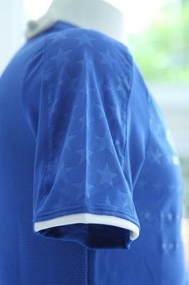 Imagens da camisa principal do Cruzeiro para a temporada de 2019