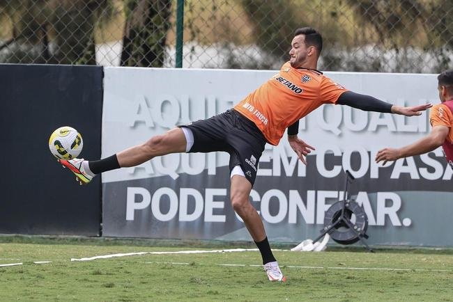 Atltico treinou, na tarde desta quinta-feira (26), na Cidade do Galo. Atividades visaram ao confronto contra o Ava pelo Campeonato Brasileiro.