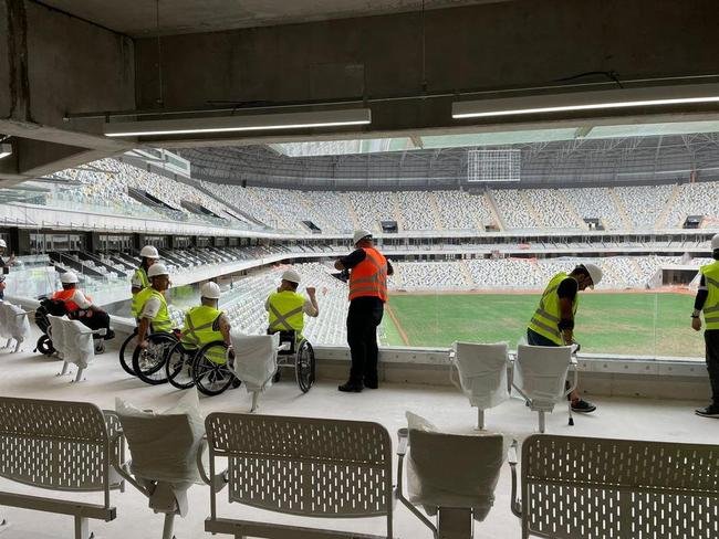 Fotos da visita feita por pessoas com deficincia na Arena MRV, nesta quinta-feira (9/2)
