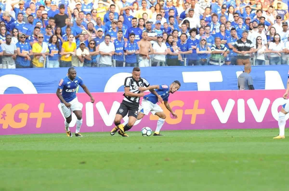 Imagens do jogo entre Cruzeiro e Botafogo, pela 19 rodada do Brasileiro, no Mineiro