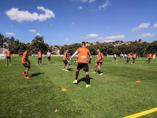 Jogadores do Atlético treinaram na manhã deste domingo, em preparação para jogo contra La Equidad-COL