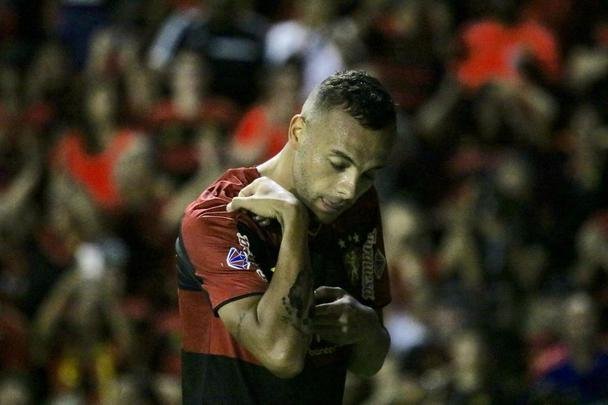 Em campo, Sport e Criciúma se enfrentam pela 34ª rodada da Série B