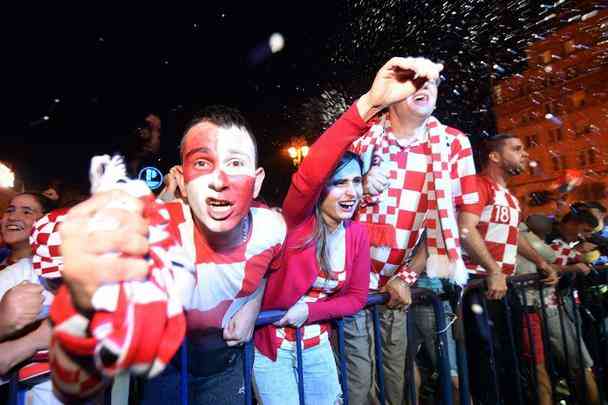 Torcedores croatas comemoraram a classificao da equipe xadrez para a final da Copa do Mundo