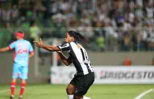 03/04/2013 - Atltico 5 x 2 Arsenal (Argentina) - Ronaldinho Gacho marcou dois gols pelo Galo