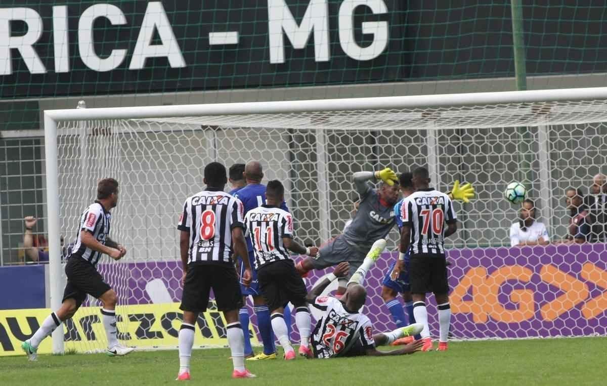 Imagens de Atltico x Ponte Preta, no Independncia