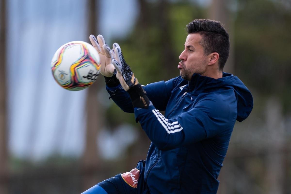 Imagens do primeiro treino do Cruzeiro antes do jogo contra o Cuiabá, pela Série B do Campeonato Brasileiro