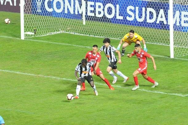 Fotos do segundo tempo da partida entre Atltico e Unin la Calera pela Copa Sul-Americana