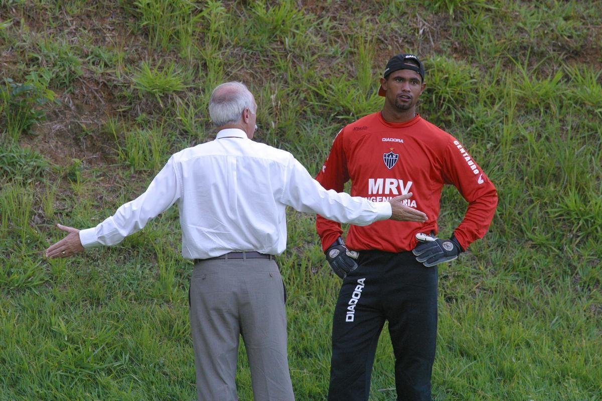 Bruno - Vendido ao Corinthians, em 2006, por cerca de 2 milhes de euros (R$ 5,6 milhes, na poca)