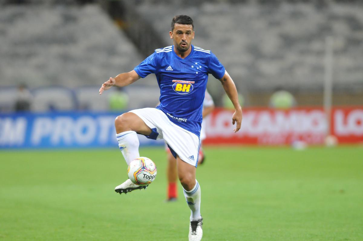 Edilson (lateral-direito)